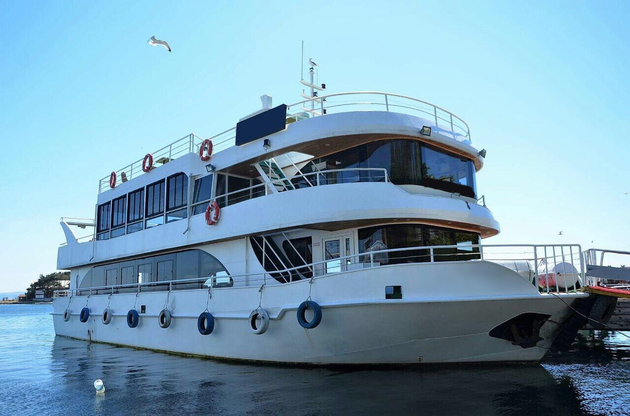 Go 1075 - Day Cruise Ship - 23m