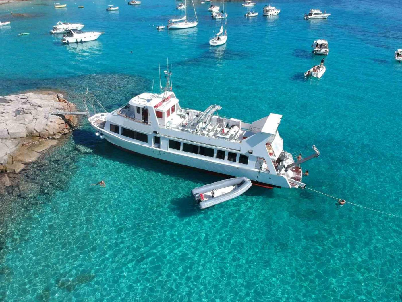 Go 1216 - Day Cruise Ship - 21m