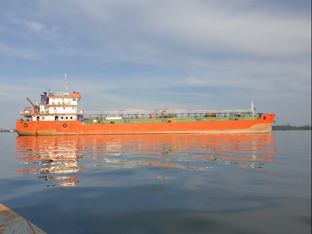 Go 1232 - Tank Barge - 88m