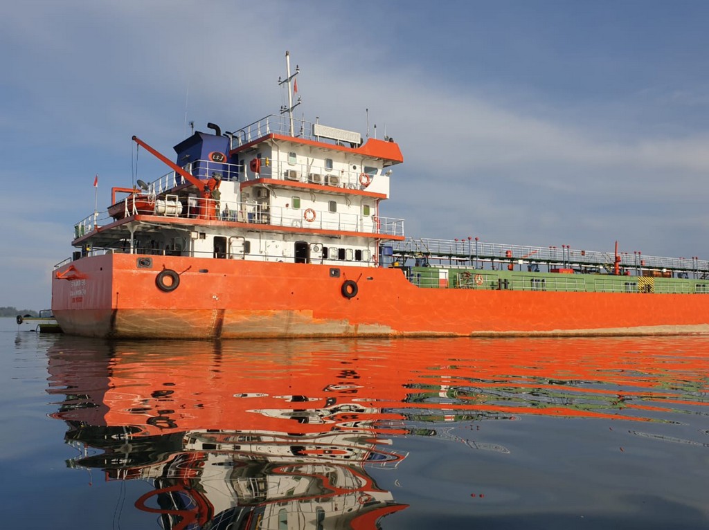 Go 1232 - Tank Barge - 88m