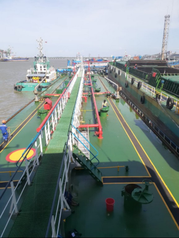 Go 1232 - Tank Barge - 88m