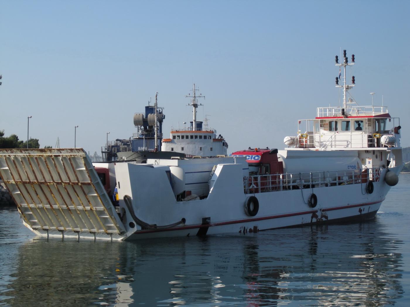 Go 1258 - Supply Support Vessel - 34m