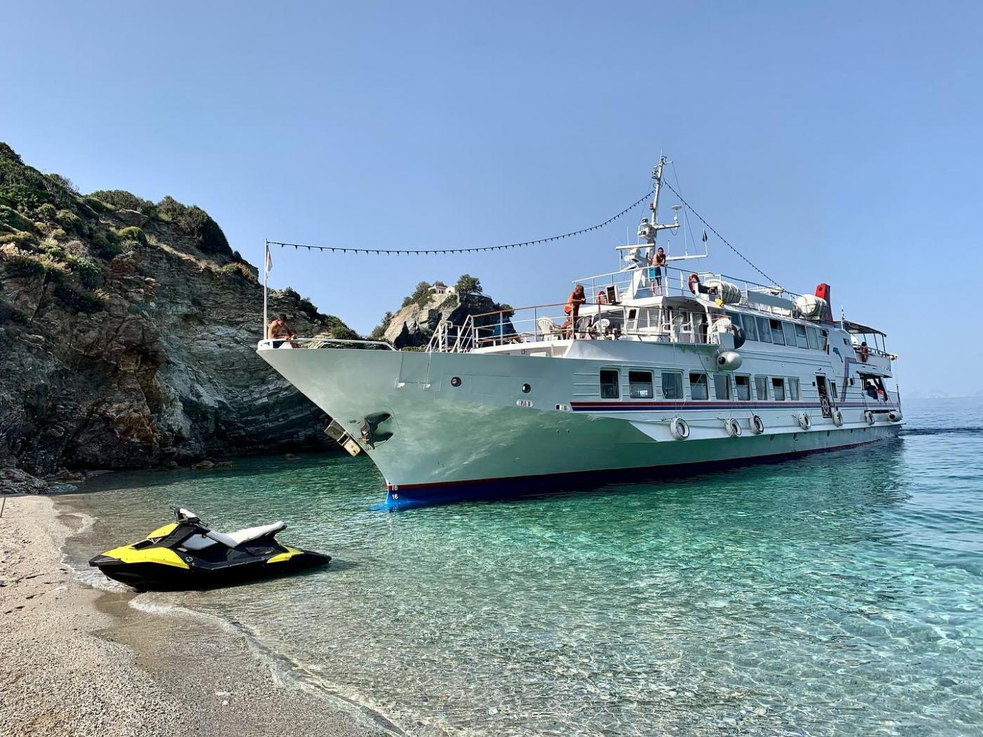 Go 0298 - Day Passenger Boat - 37m