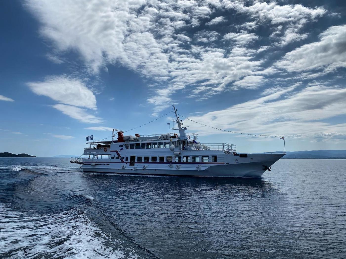 Go 0298 - Day Passenger Boat - 37m