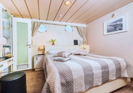 Go 1214 - Night Cruise Ship - 39m