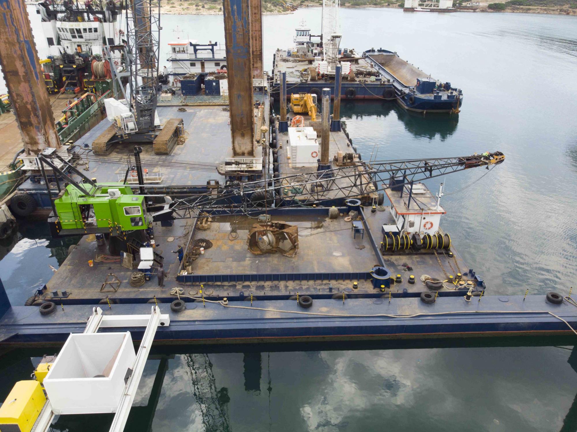Go 1265 - Floating Crane - 30m