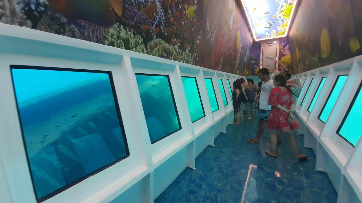 Go 1300 - Glass Bottom Boat - 28m
