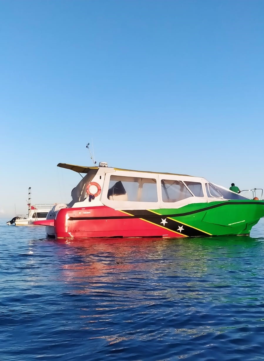 Go 1360 - Day Passenger Boat - 11m