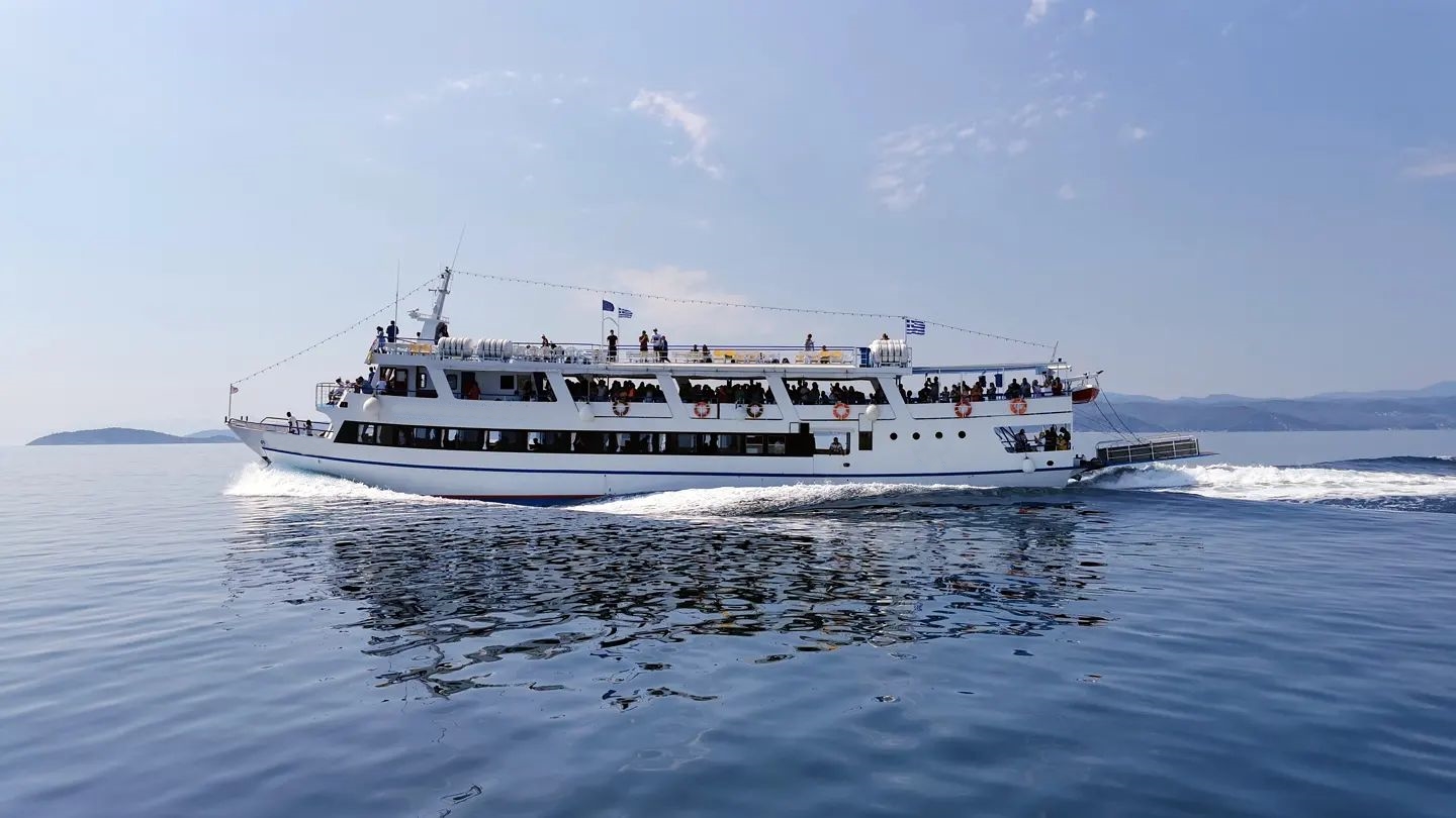 Go 1420 - Day Passenger Boat - 41m