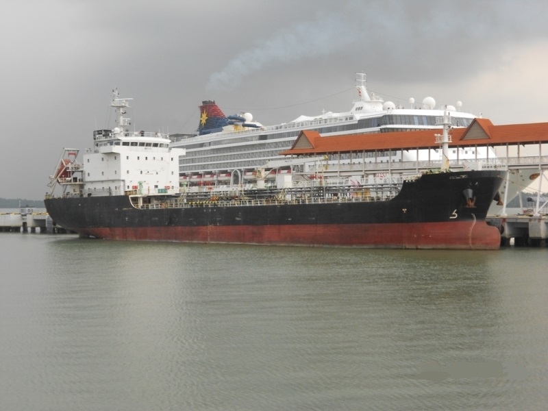 Go 1422 -  Oil Tanker - 99m
