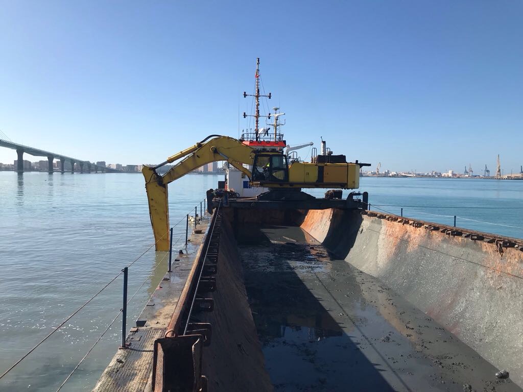 Go 0451 - Backhoe Dredger - 57m