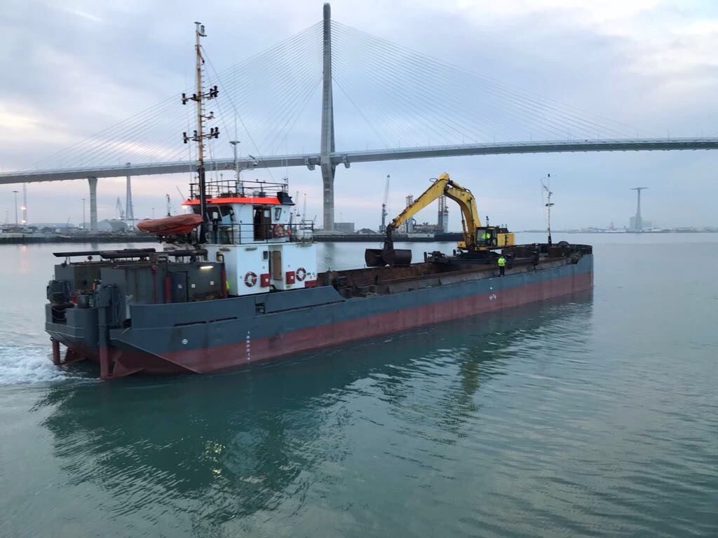 Go 0451 - Backhoe Dredger - 57m