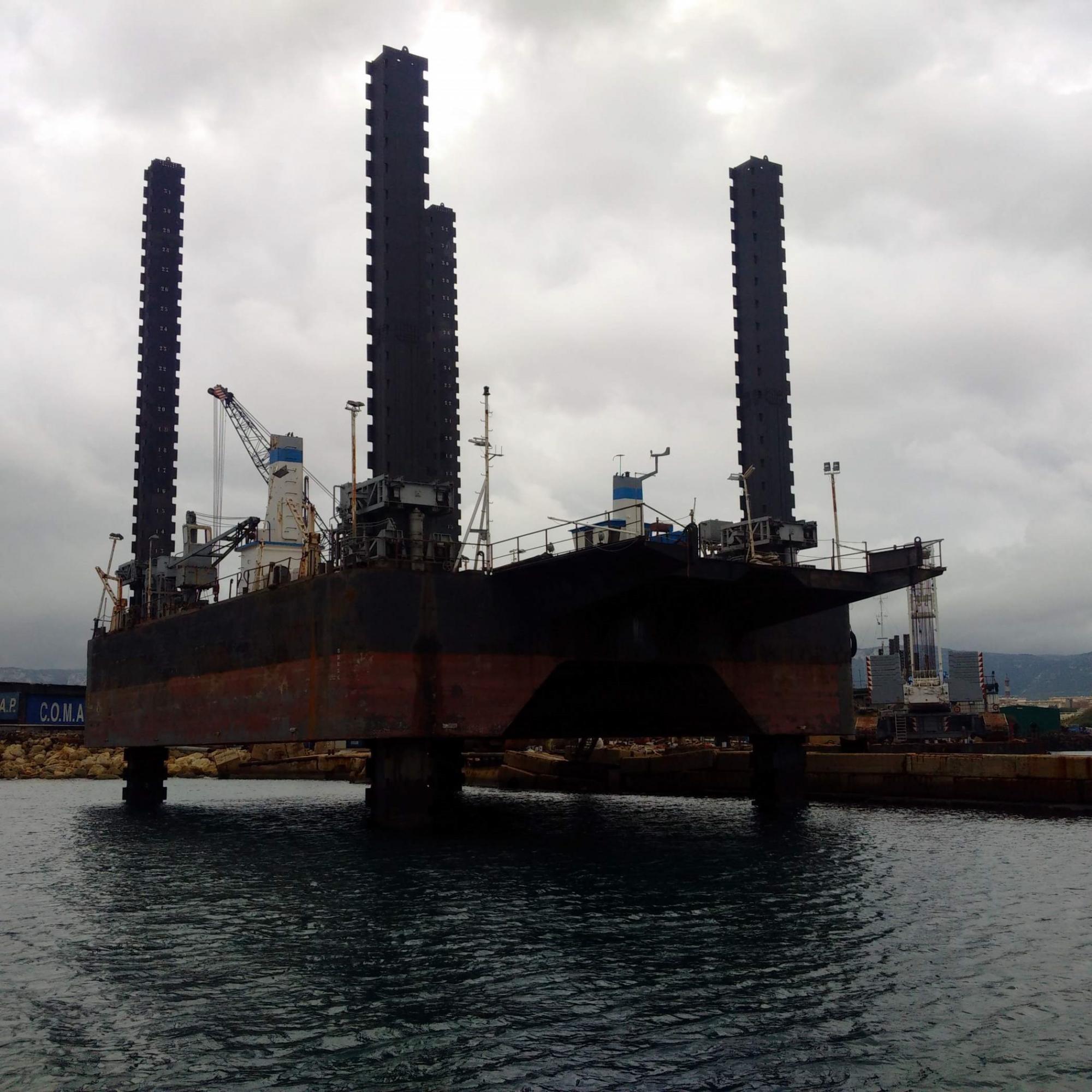 Go 0749 - Jack Up Barge - 46m