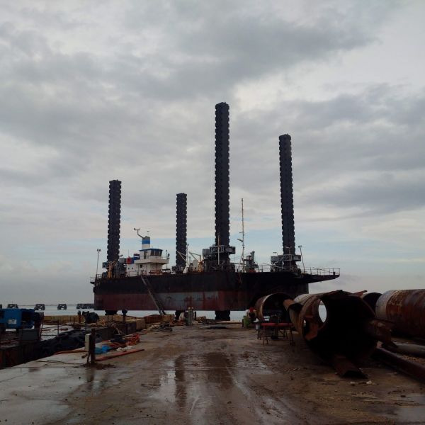 Go 0749 - Jack Up Barge - 46m