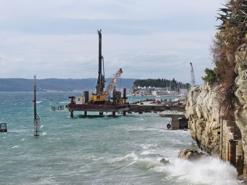 Go 0792 - Jack Up Barge - 22m