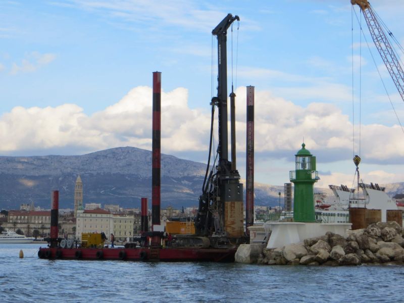 Go 0792 - Jack Up Barge - 22m