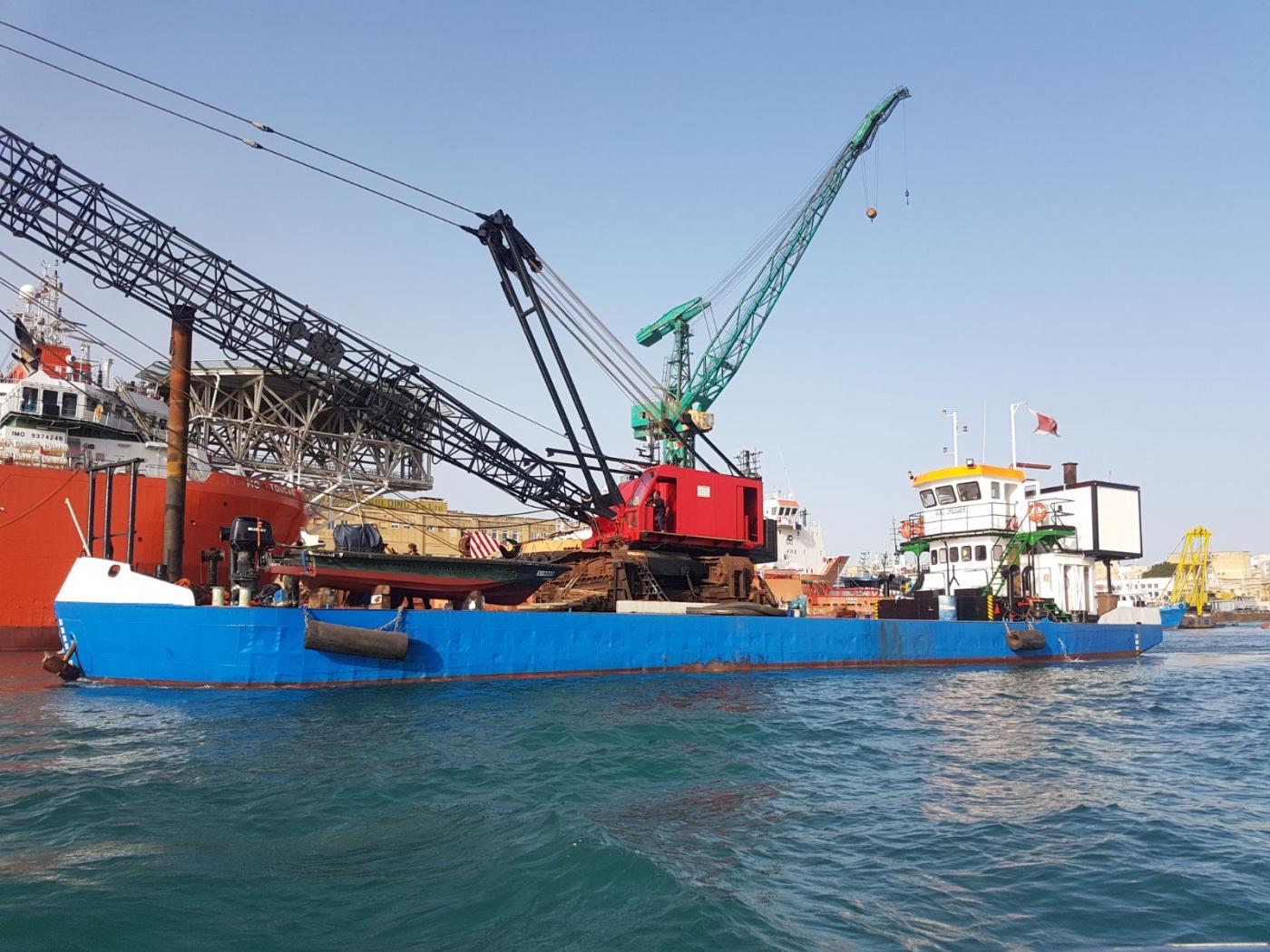 Go 1002 - Crane Barge - 34m