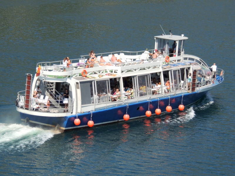 Go 1049 - Day Cruise Ship - 30m