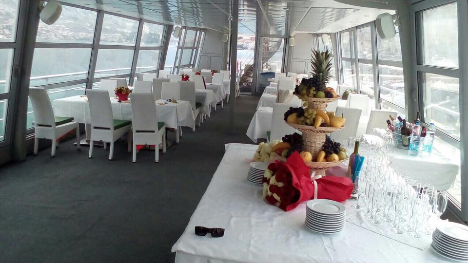 Go 1049 - Day Cruise Ship - 30m